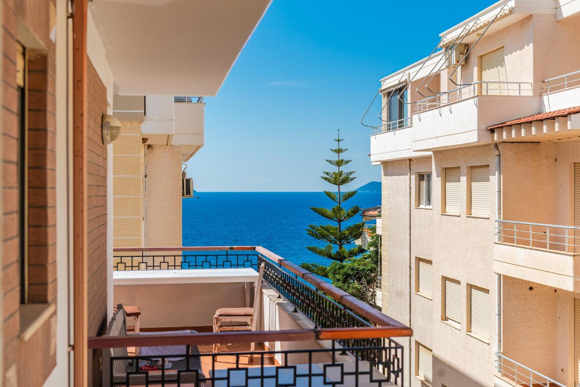 Melon Apartments Vlorë Exteriör bild