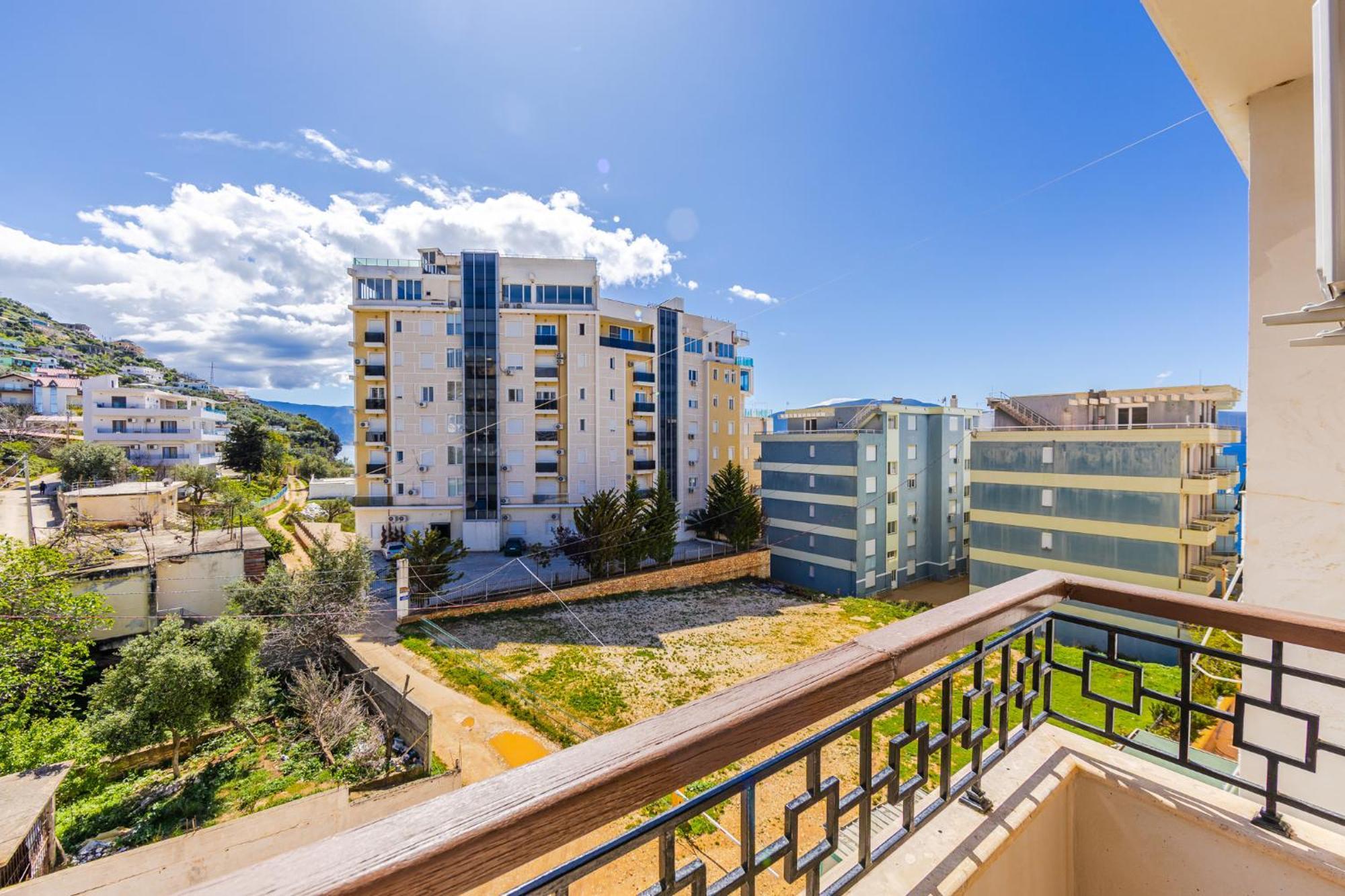 Melon Apartments Vlorë Exteriör bild