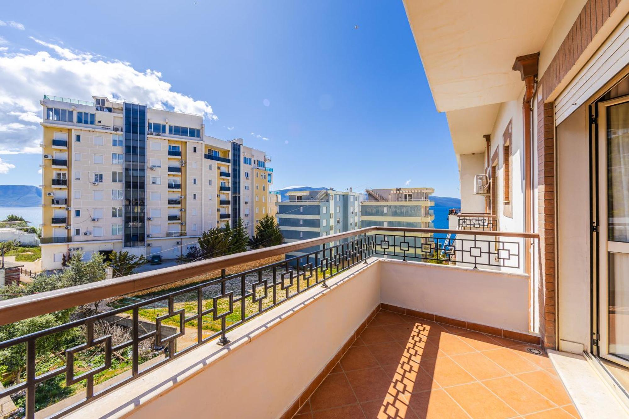 Melon Apartments Vlorë Exteriör bild