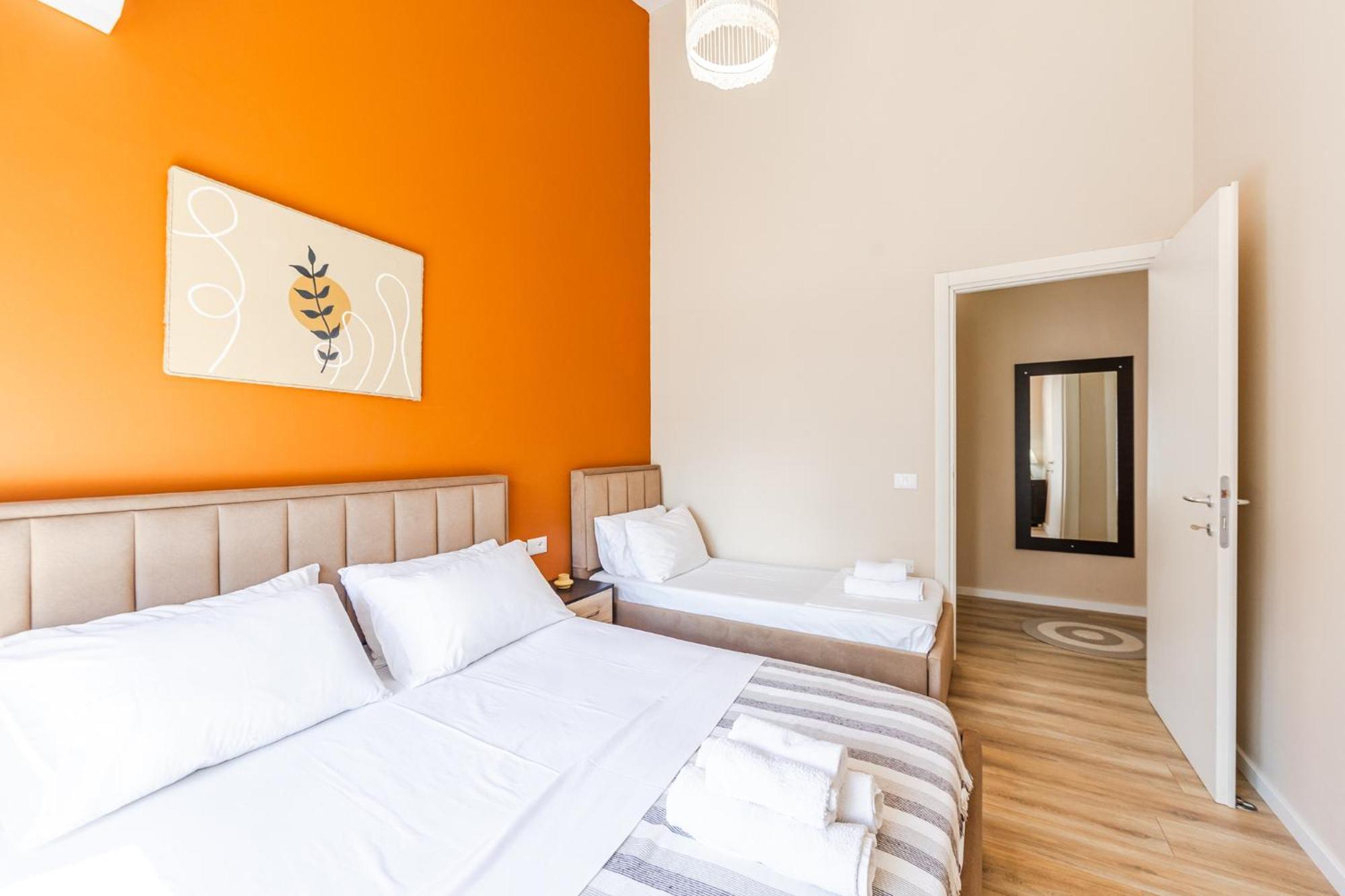 Melon Apartments Vlorë Exteriör bild