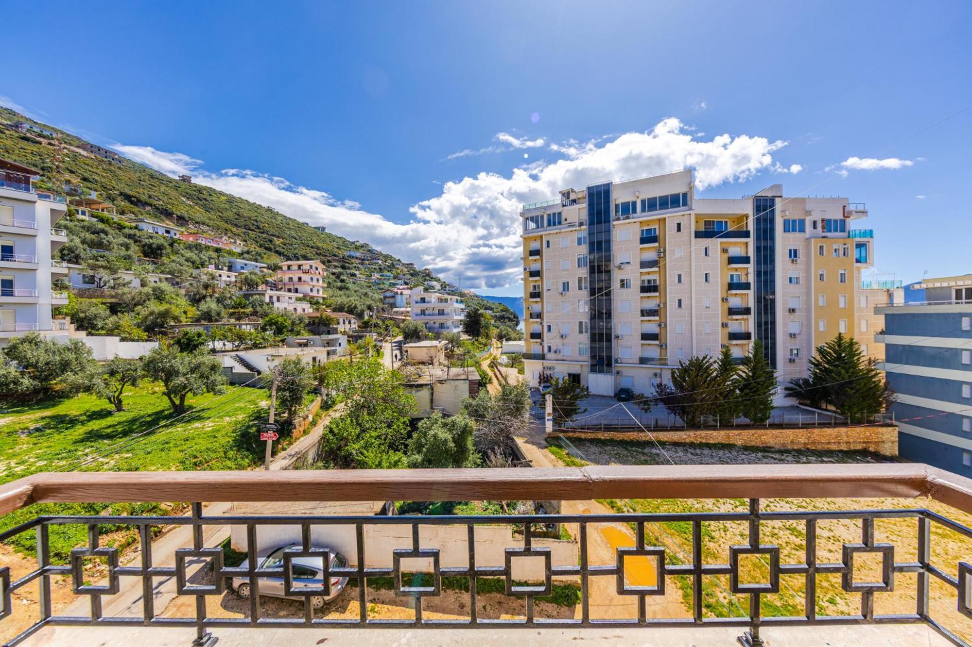 Melon Apartments Vlorë Exteriör bild