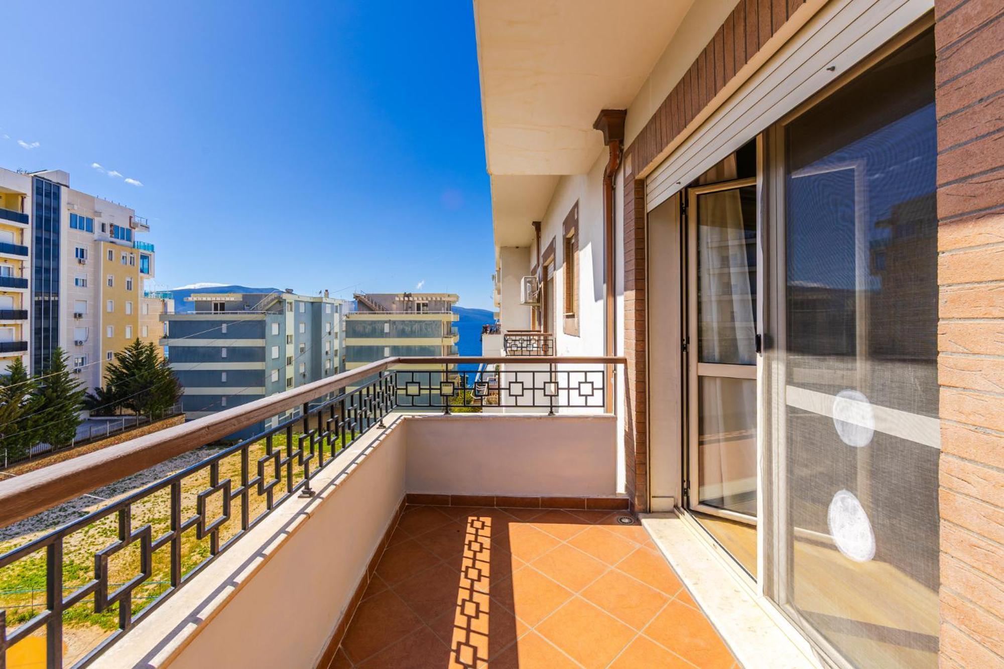 Melon Apartments Vlorë Exteriör bild